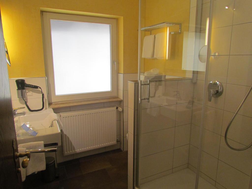 Gasthaus Zum Kreuz Hotel Freiburg im Breisgau Room photo